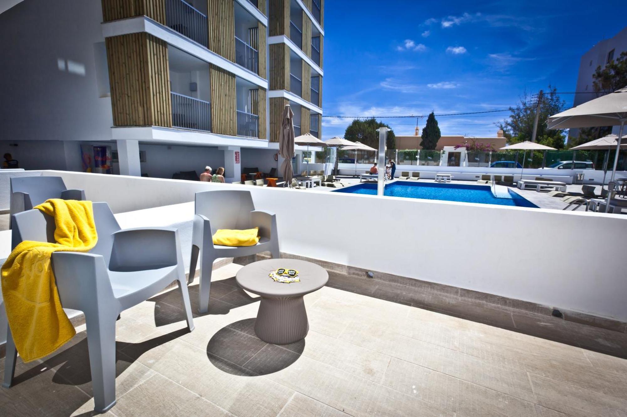 Ryans Ibiza Apartments - Only Adults Phòng bức ảnh
