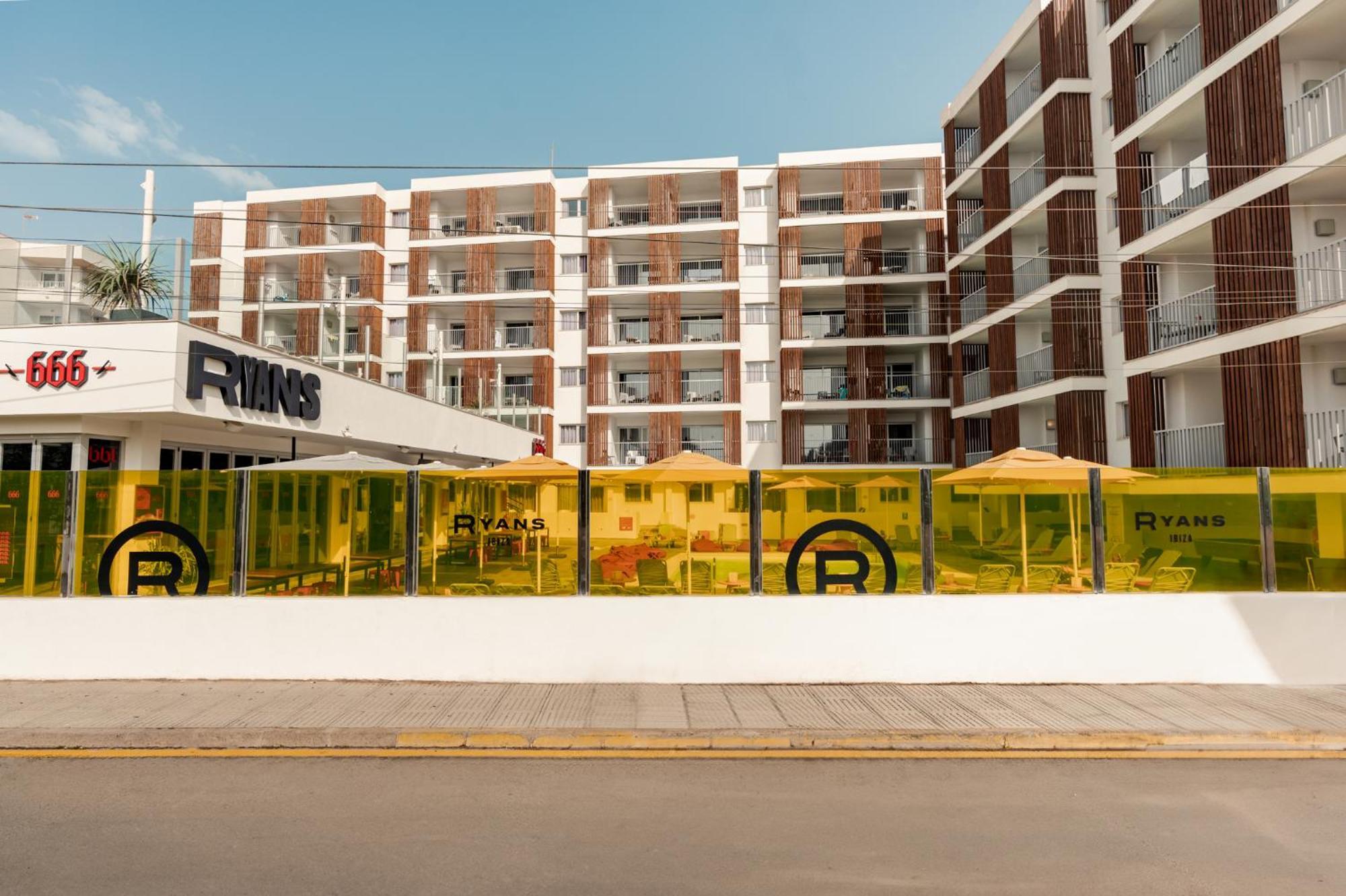 Ryans Ibiza Apartments - Only Adults Ngoại thất bức ảnh